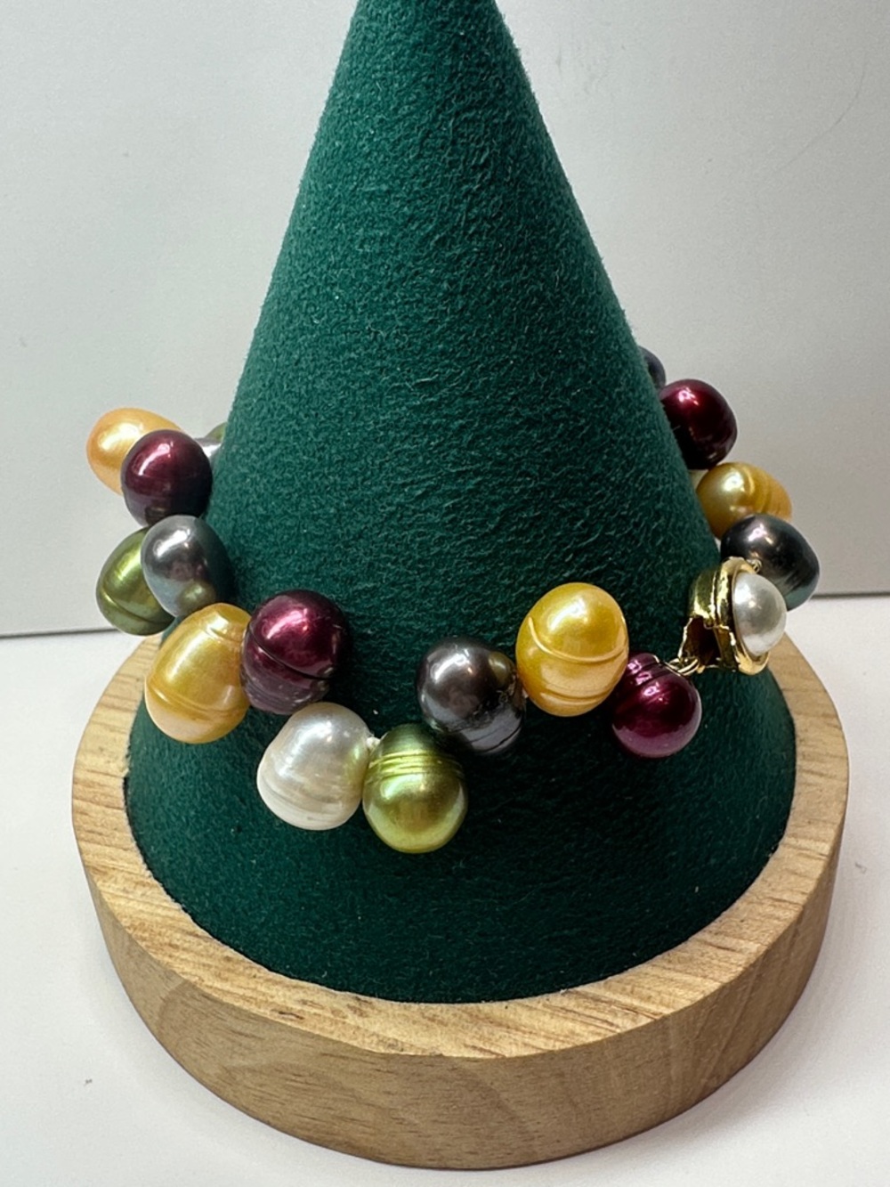 Freshwater Pearls Bracelet With Box Clasp Closure